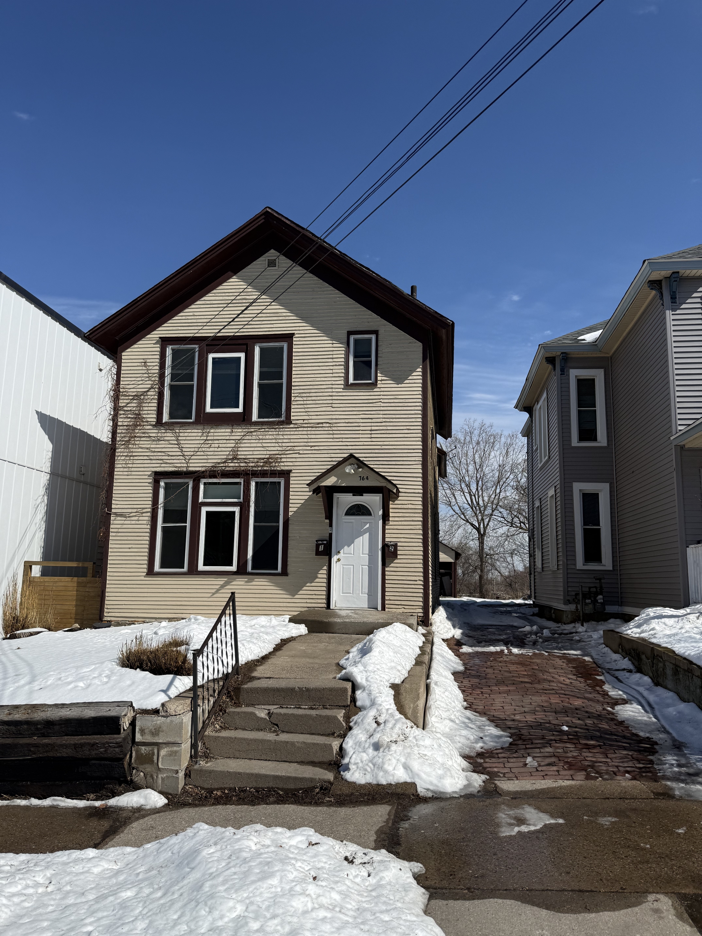 764 Capital Heights, 1